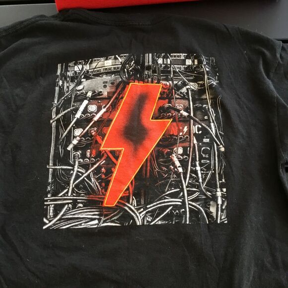 WOMENS AC/DC Graphic Grey TShirt Sz M  Fair/Good Used Condition - Picture 5 of 7